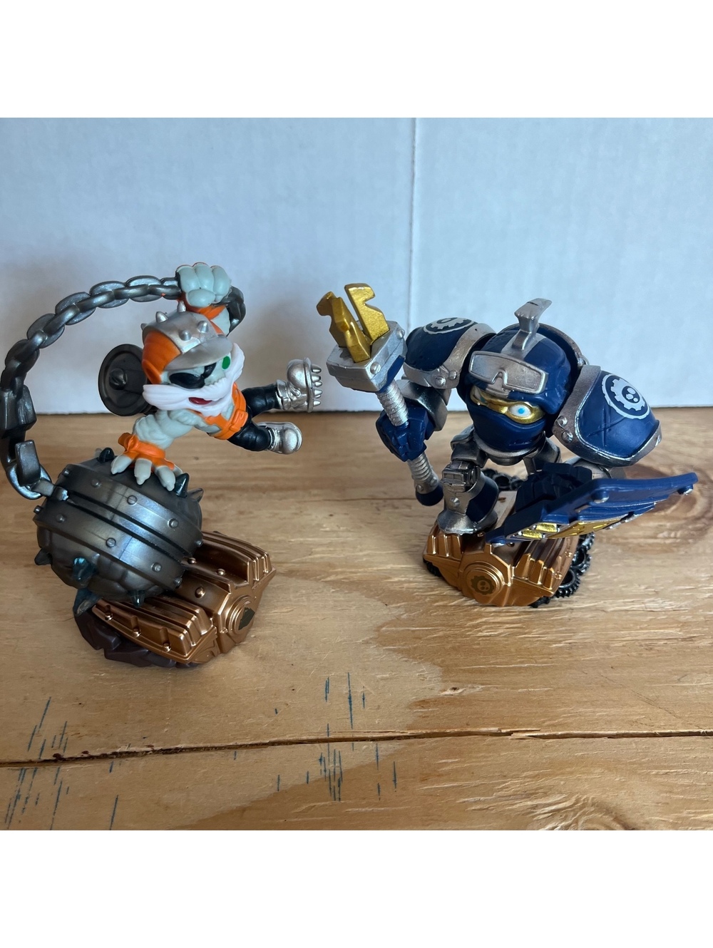 Skylanders Superchargers Characters Lot - Smash Hit & High Volt